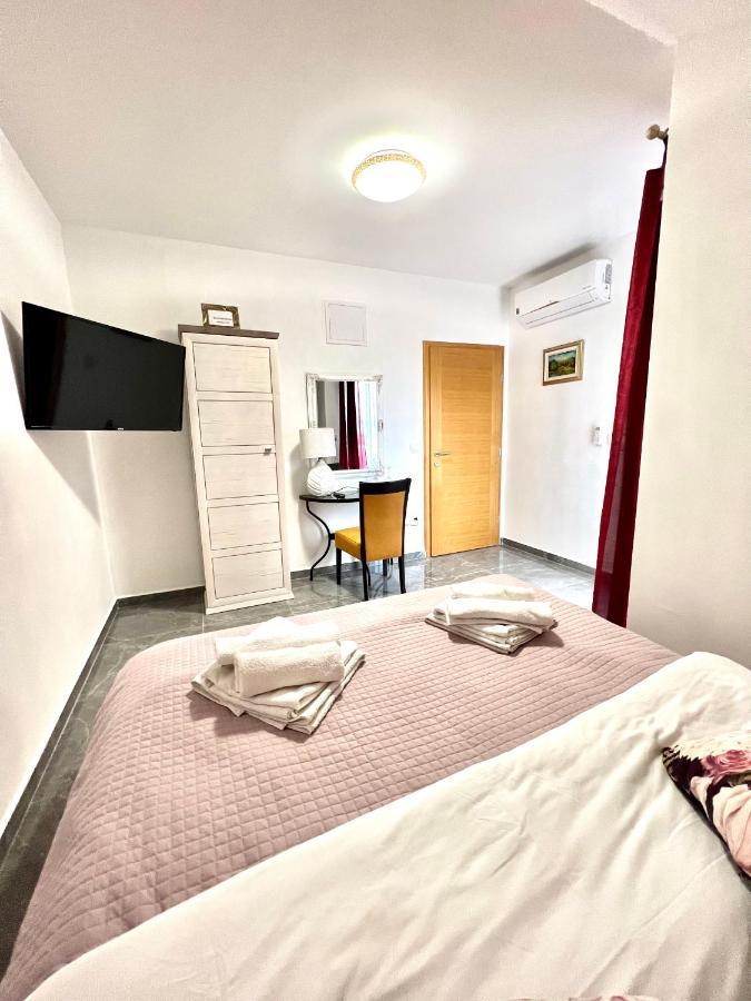 Residence Antiqua Rooms Bibinje Exteriör bild